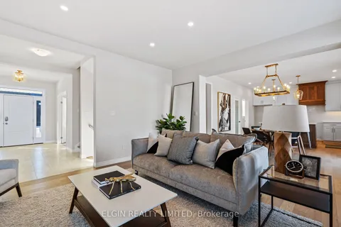 4 Hartland Circ, St. Thomas, ON N5R 0P2