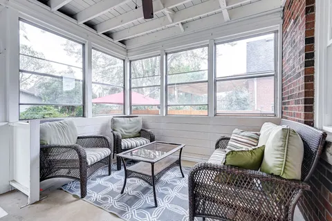 273 East 37th St, Hamilton, ON L8V 4B2