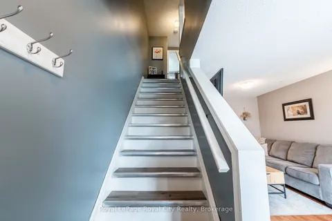 6 Troy Cres, Guelph, ON N1E 6W7