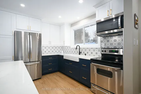 8 GAFNEY Crt, Hamilton, ON L9C 6N3