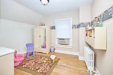 54 HENRY Street, St. Catharines, ON L2R 5T9