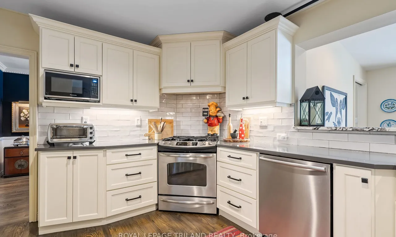 Detached kitchen at 855 Manchester Rd London