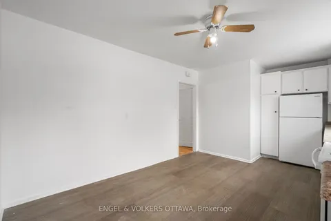 820 Grenon Ave, Britannia Heights - Queensway Terrace N and Area, ON K2B 6G2