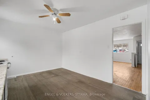 820 Grenon Ave, Britannia Heights - Queensway Terrace N and Area, ON K2B 6G2