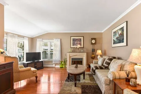 97 Salisbury Ave, Brockville, ON K6V 2T6