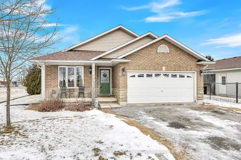 10 Oak St, Haldimand, ON N0A 1H0