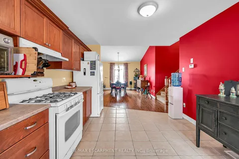 10 Oak St, Haldimand, ON N0A 1H0