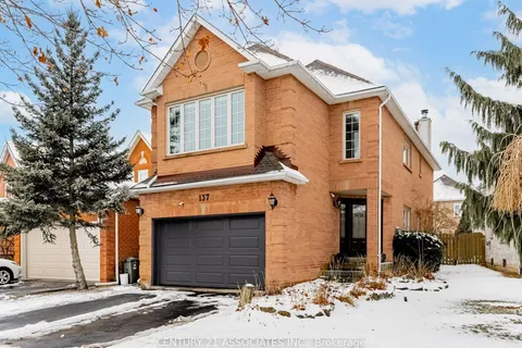 137 Cove Cres, Hamilton, ON L8E 5A1