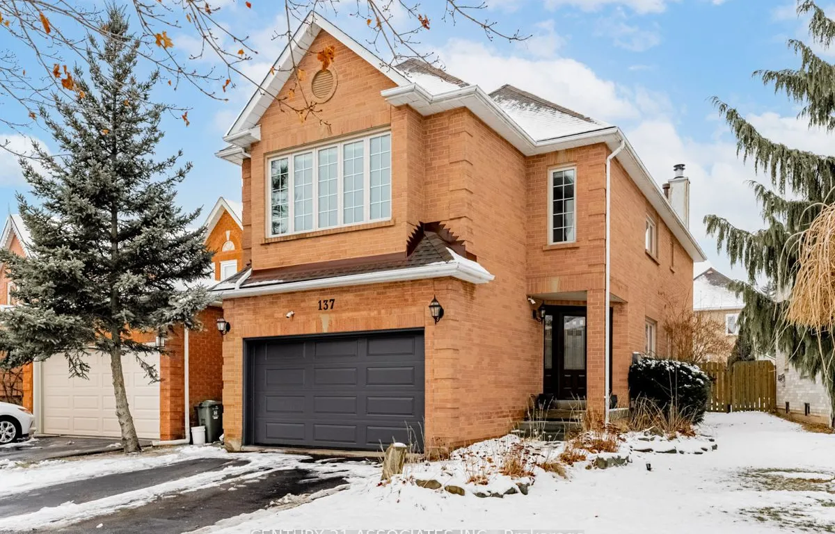 137 Cove Cres, Hamilton, ON L8E 5A1