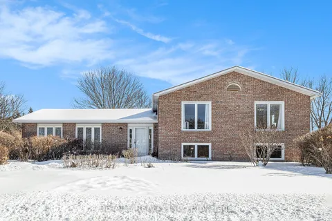 507 Chartrand St, Russell, ON K4R 1G4