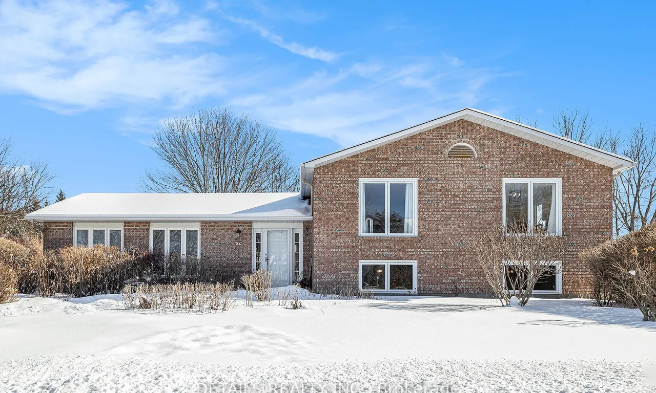 507 Chartrand St, Russell, ON K4R 1G4