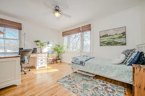 15 Mayfair Ave, Hamilton, ON L9H 3K5