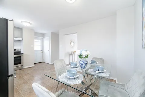 43 Markham Cres, Hamilton, ON L8J 1P2