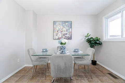 43 Markham Cres, Hamilton, ON L8J 1P2