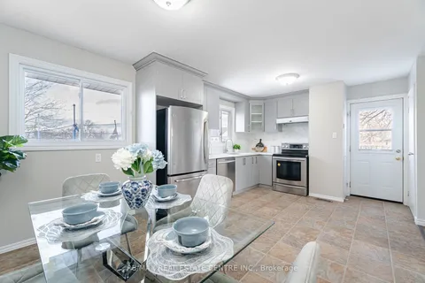 43 Markham Cres, Hamilton, ON L8J 1P2