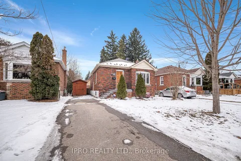 179 Bond St, Hamilton, ON L8S 3W7