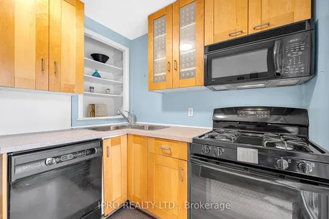 179 Bond St, Hamilton, ON L8S 3W7