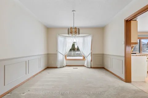 104 Doon Dr, London, ON N5X 3V1