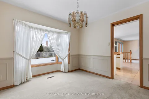 104 Doon Dr, London, ON N5X 3V1