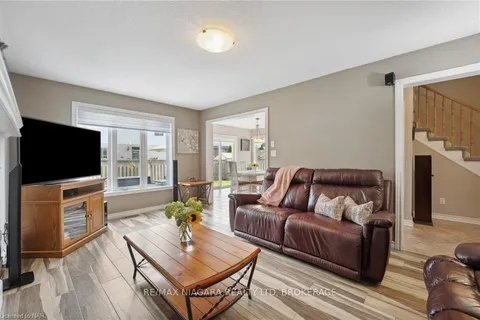 31 GRAVES Cres, St. Catharines, ON L2S 3Z6