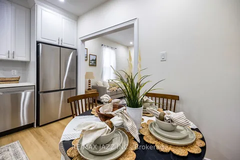 297 Westcott St, Peterborough, ON K9J 2G9