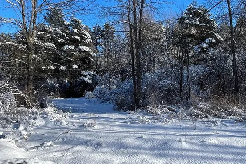 635 Lake St, Rideau Lakes, ON K0E 1G0