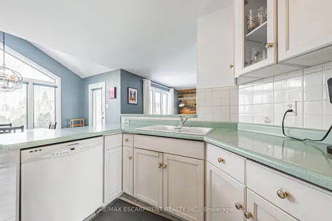 48 Riviera Rdge, Hamilton, ON L8E 5E7