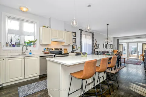 91 Desmond Trudeau Dr, Arnprior, ON K7S 3G9