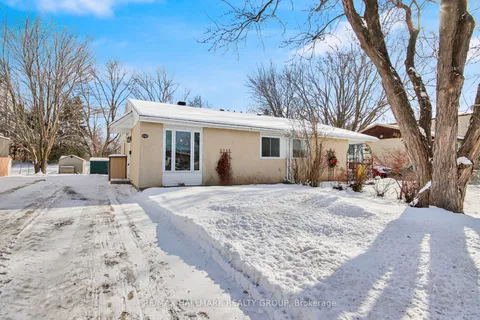 142 Rothesay Dr, Kanata, ON K2L 1P1