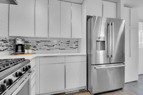 142 Rothesay Dr, Kanata, ON K2L 1P1