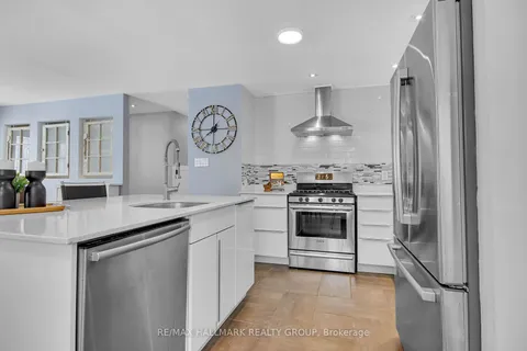 142 Rothesay Dr, Kanata, ON K2L 1P1