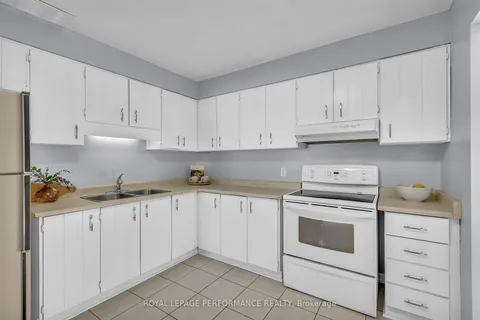 2602 Southvale Cres, Elmvale Acres and Area, ON K1B 5B5