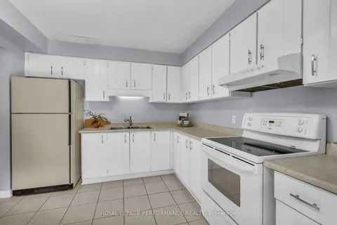 2602 Southvale Cres, Elmvale Acres and Area, ON K1B 5B5