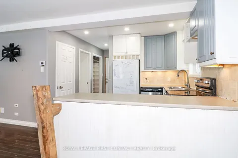 135 Hill St, Gravenhurst, ON P1P 1R2
