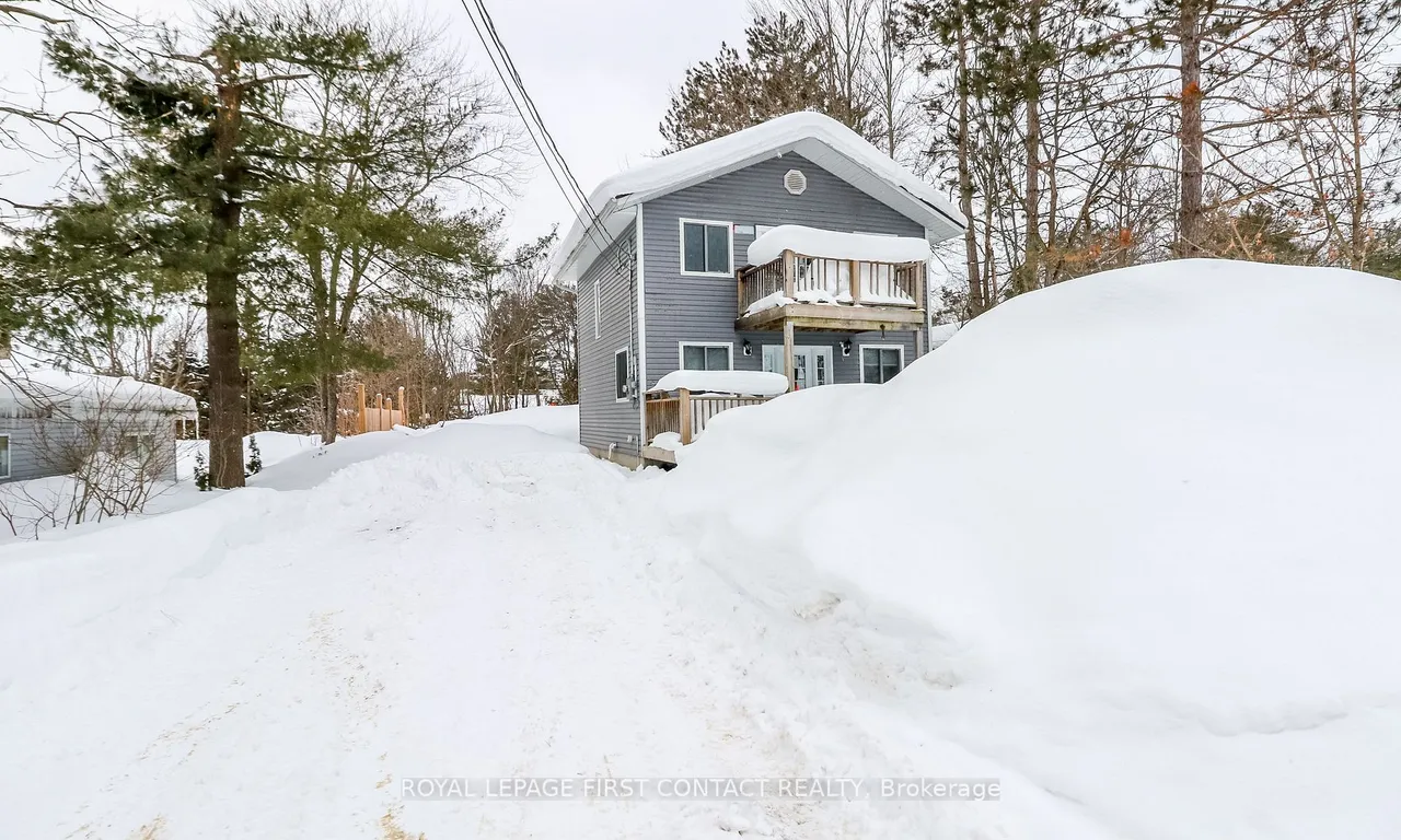 135 Hill St, Gravenhurst, ON P1P 1R2