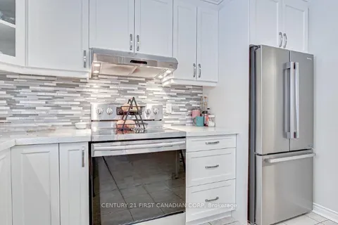 72 Meadowoak Cres, London, ON N6H 5E8