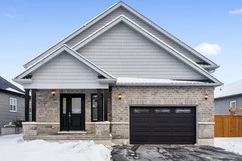 260 Fred Pratt St, Cobourg, ON K9A 2P3