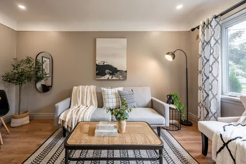 207 East 33rd St, Hamilton, ON L8V 3T7