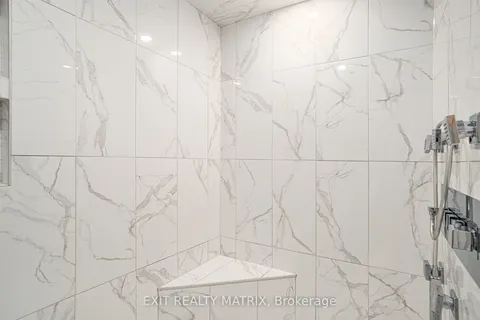 289 Belfort St, Russell, ON K0A 1W0