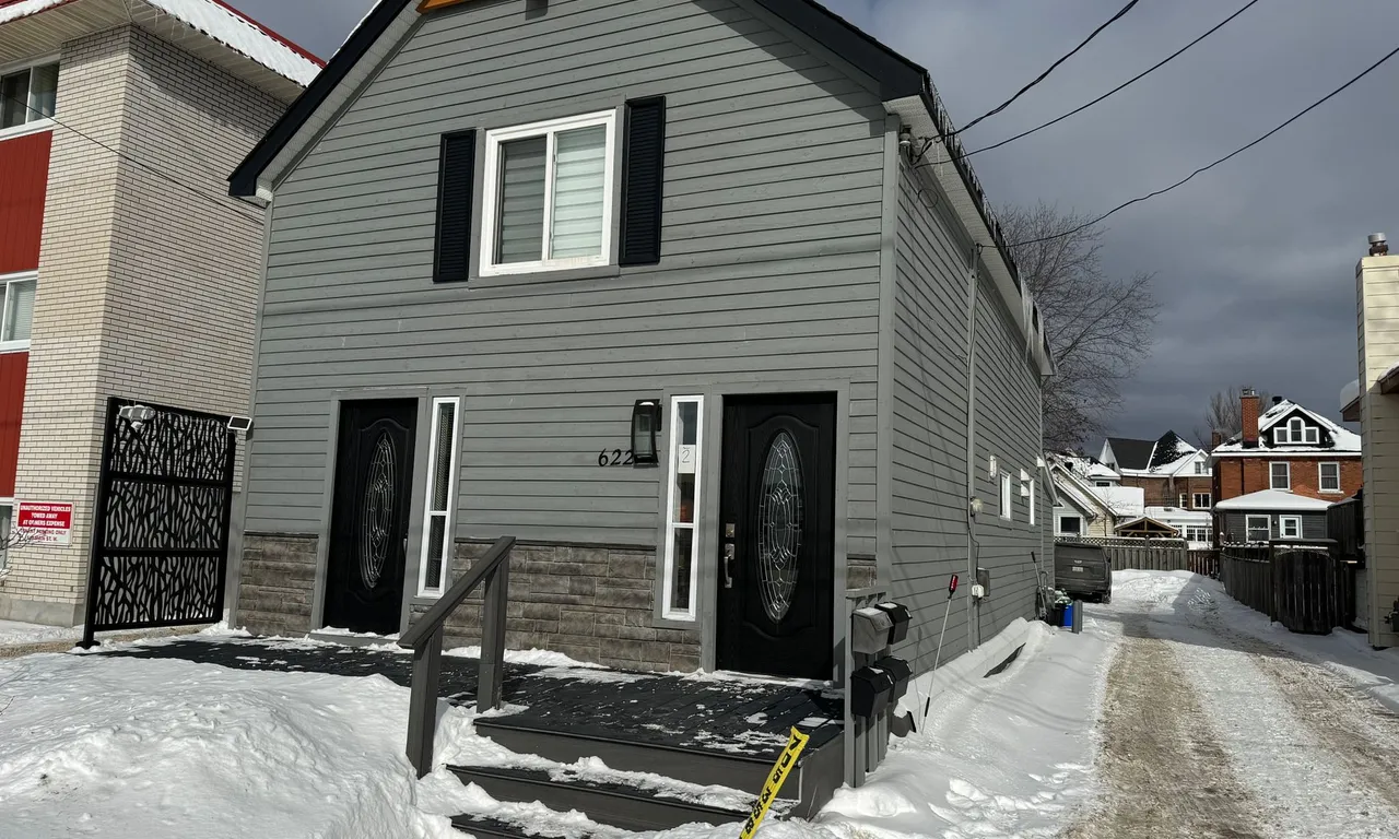 622 Main St, North Bay, ON P1B 2V5