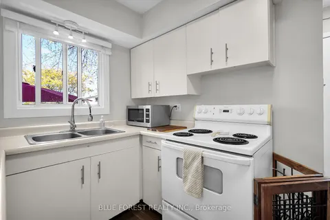 1405 Jalna Blvd, London, ON N6E 2G4