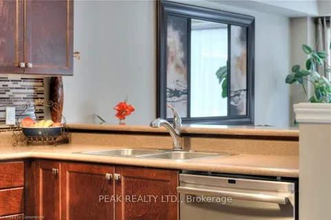 26 RENFREW St, Kitchener, ON N2R 0G5