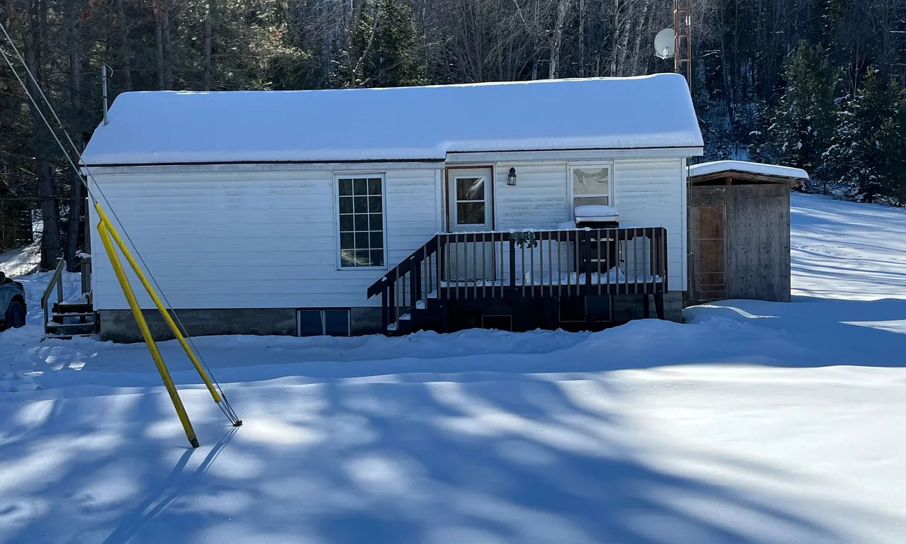 2 Murchison Rd, South Algonquin, ON K0J 2C0