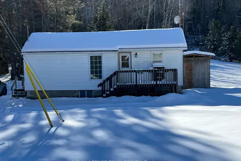 2 Murchison Rd, South Algonquin, ON K0J 2C0