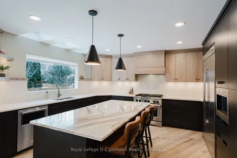 924 Piccadilly Dr, Saugeen Shores, ON N0H 2C2
