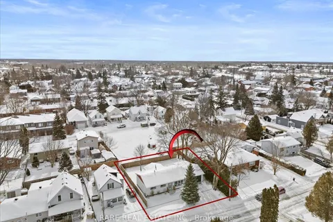 170 Munro St, Carleton Place, ON K7C 1H1