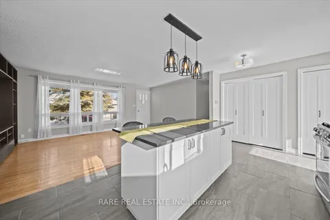 170 Munro St, Carleton Place, ON K7C 1H1