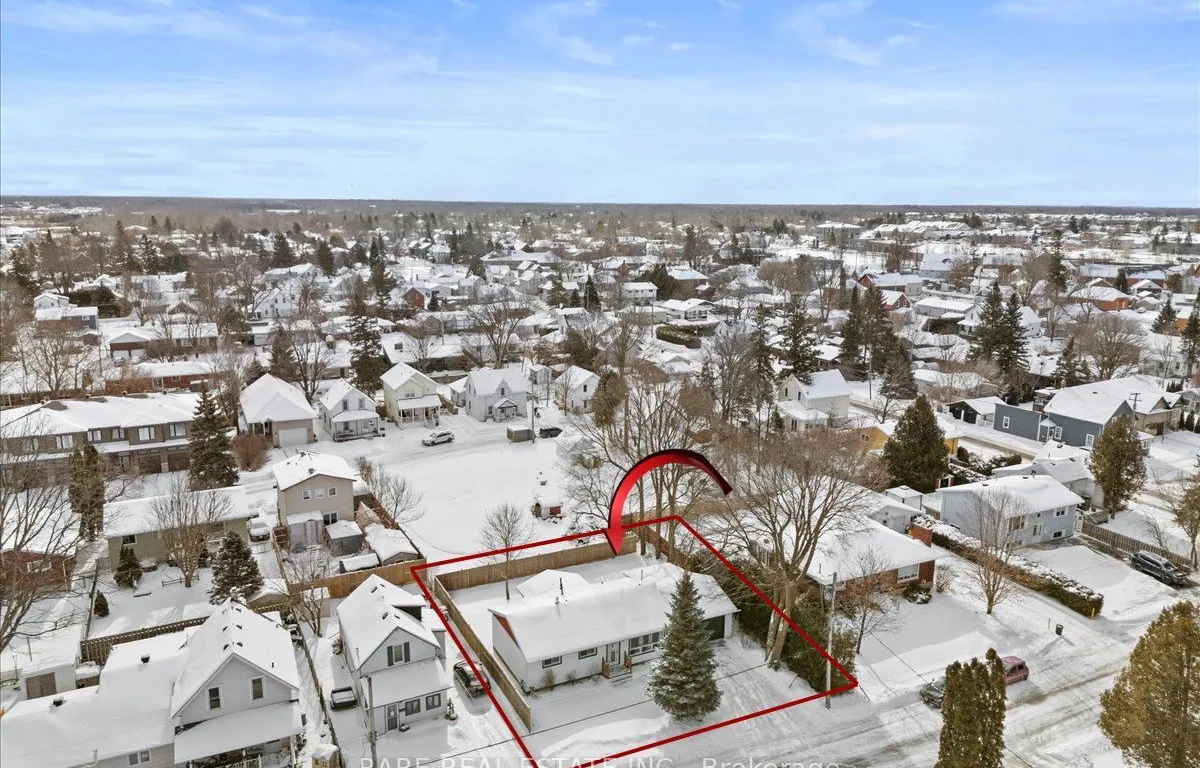 170 Munro St, Carleton Place, ON K7C 1H1