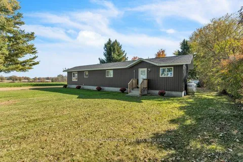 3061 Sunbury Rd, South Frontenac, ON K0H 1H0