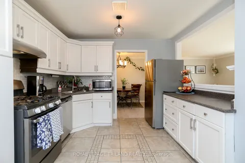 3 Bennett Pl, St. Thomas, ON N5P 4J7